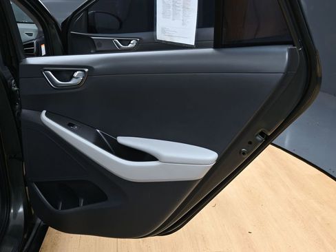 Used 2022 Hyundai Ioniq Limited FWD image 37