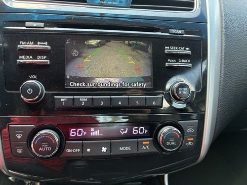 Used 2014 Nissan Altima 2.5 SV FWD image 10