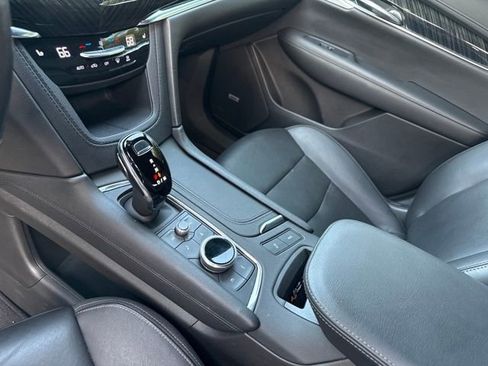 Used 2022 Cadillac XT6 Premium Luxury image 24