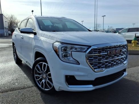 Used 2024 GMC Terrain Denali w/ Denali Premium Package image 1