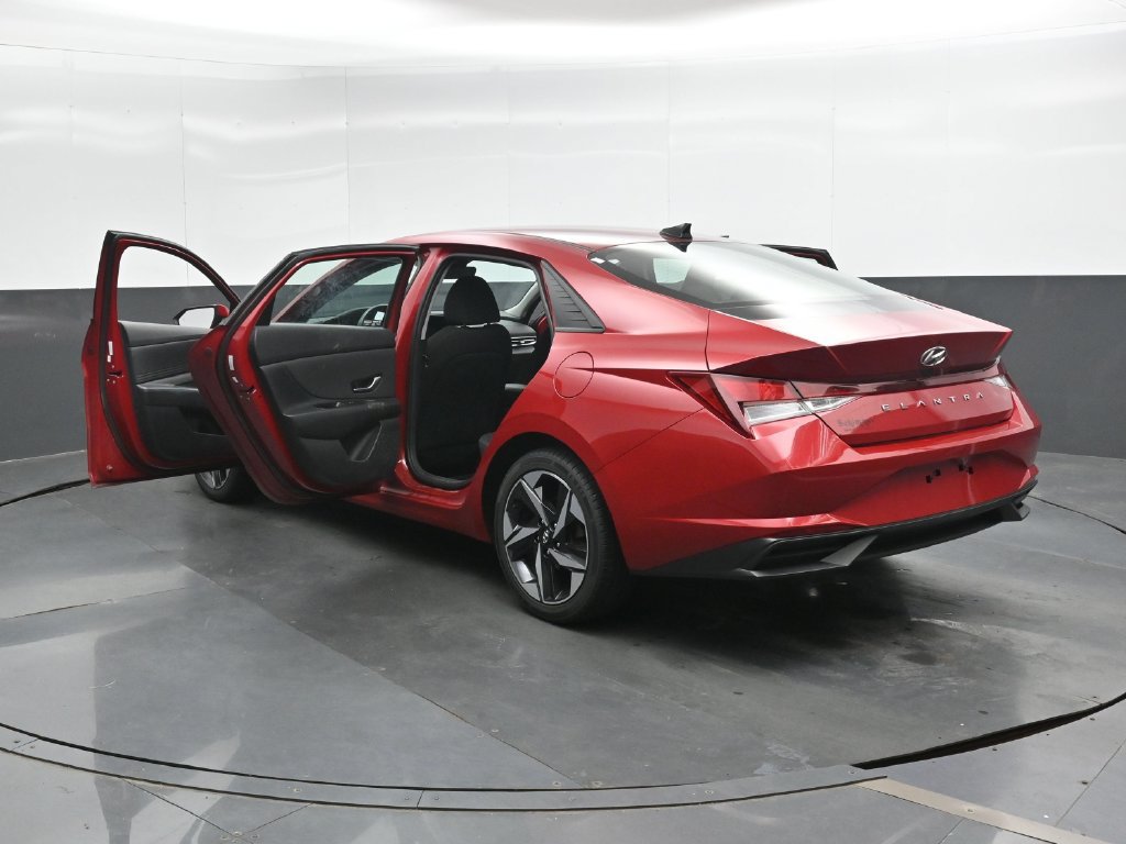 Used 2023 Hyundai Elantra SEL w/ Convenience Package FWD image 43