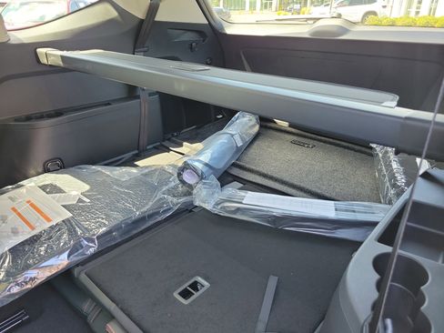 New 2026 Volkswagen Atlas Peak Edition image 16