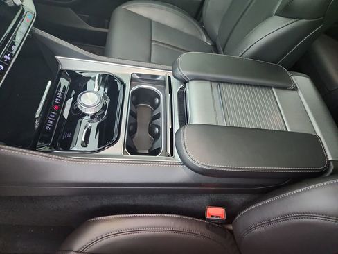 New 2025 Jeep Wagoneer L Series II image 30