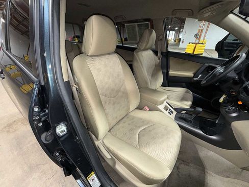 Used 2011 Toyota RAV4 4WD w/ Base L4 Extra Value Pkg image 16