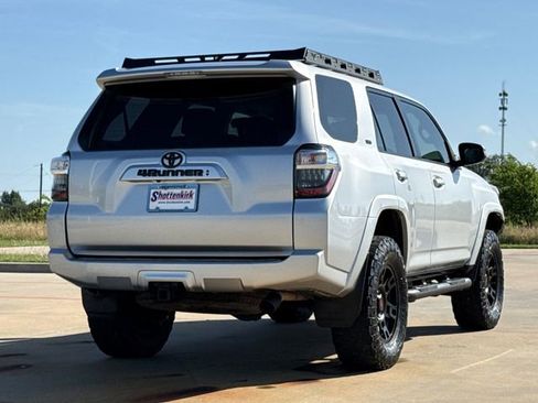 Used 2020 Toyota 4Runner SR5 Premium w/ Moonroof Package AWD/4WD image 9