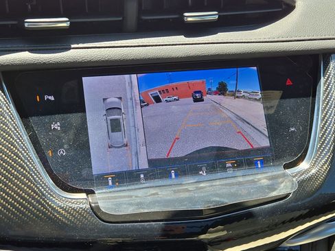 New 2025 Cadillac XT6 Sport w/ Technology Package image 18