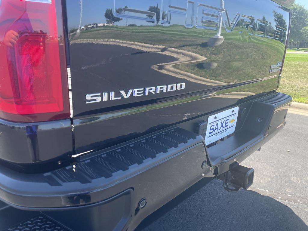 Used 2022 Chevrolet Silverado 3500 High Country w/ Safety Package II AWD/4WD image 30