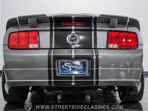 Used 2006 Ford Mustang GT RWD image 31
