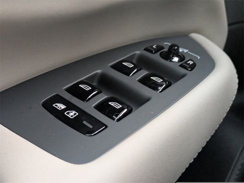 New 2026 Volvo XC90 B5 Ultra w/ Protection Package Premier image 31