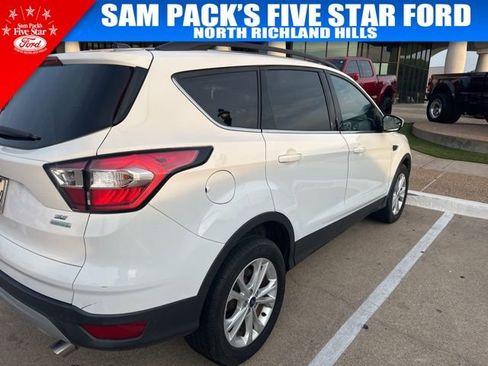 Used 2018 Ford Escape SE image 6