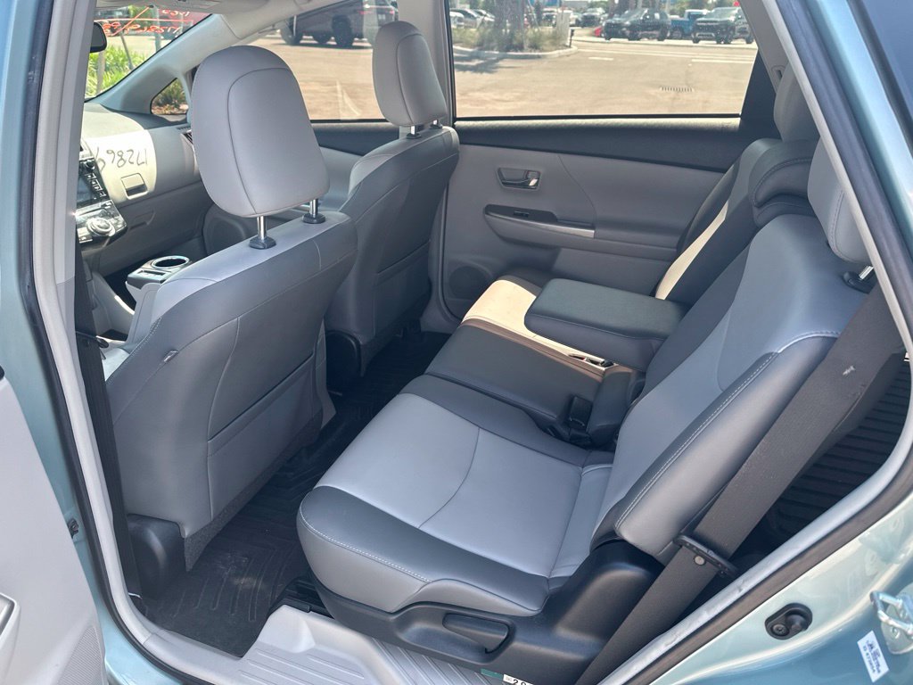 Used 2017 Toyota Prius V Five FWD image 10