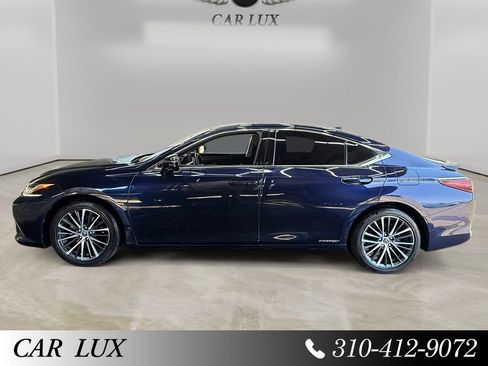 Used 2022 Lexus ES 300h w/ Premium Package FWD image 2