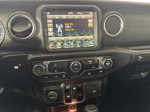 Used 2022 Jeep Wrangler Unlimited Rubicon 4xe AWD/4WD image 12
