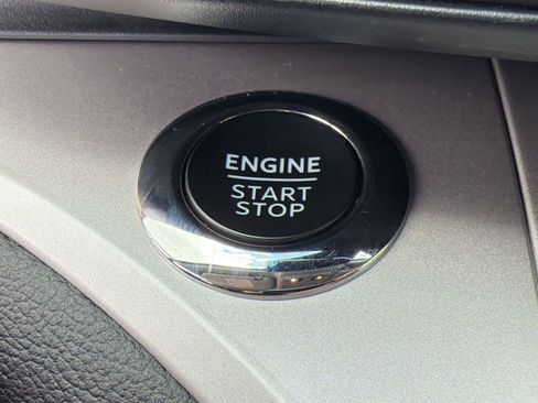 Used 2024 Ford Explorer XLT RWD image 23