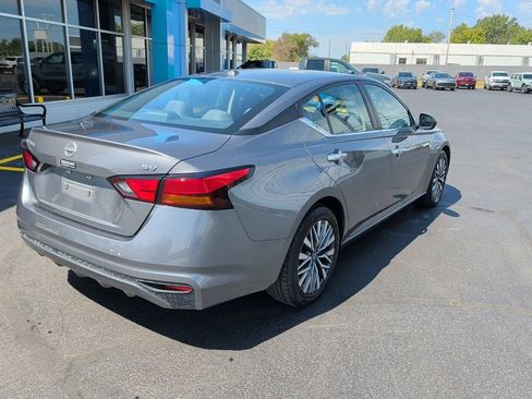 Used 2024 Nissan Altima 2.5 SV FWD image 6