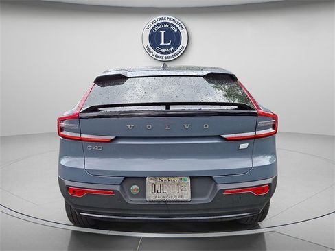 Certified 2023 Volvo C40 P8 Recharge Ultimate w/ Protection Package Premier image 6