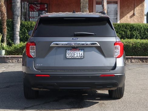 Used 2022 Ford Explorer XLT image 8