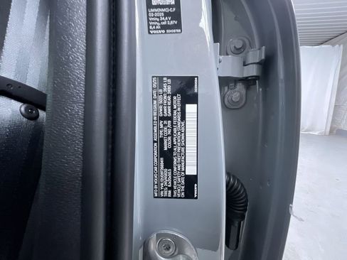 New 2026 Volvo XC40 B5 Ultra w/ Protection Package Premier image 25