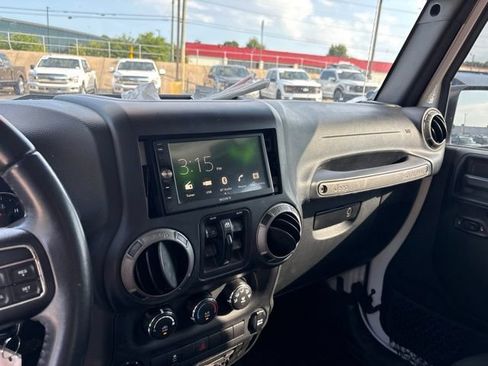 Used 2017 Jeep Wrangler Unlimited Sport w/ Quick Order Package 23S AWD/4WD image 11