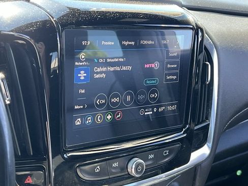 Used 2023 Chevrolet Traverse LT AWD/4WD image 18
