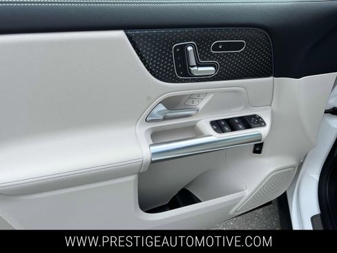 Used 2025 Mercedes-Benz GLA 250 4MATIC image 18