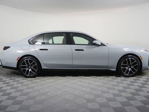 Used 2026 BMW 740i xDrive AWD/4WD image 2