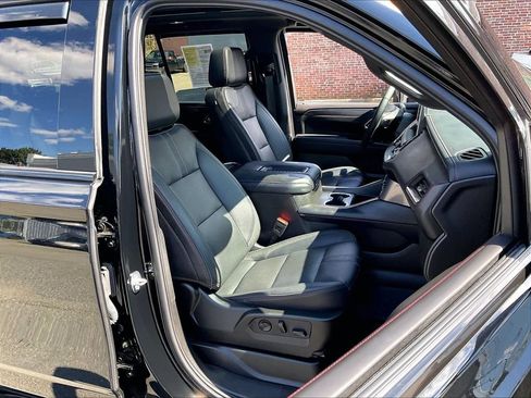 Used 2024 Chevrolet Tahoe RST w/ Luxury Package AWD/4WD image 11