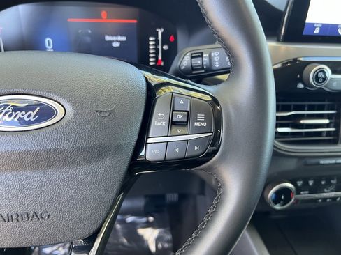 Used 2024 Ford Escape Active image 17