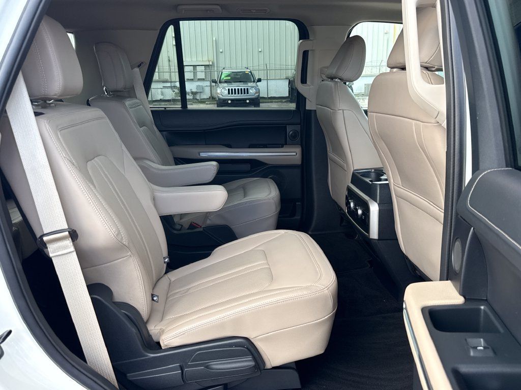 Used 2023 Ford Expedition Limited RWD image 30