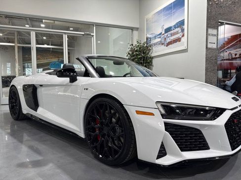 Used 2020 Audi R8 V10 w/ 20" Wheel Package image 18