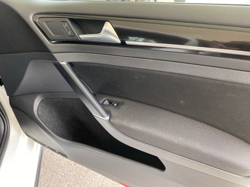 Used 2017 Volkswagen GTI Sport image 33