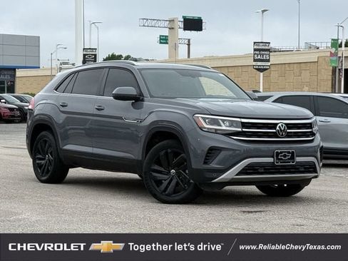 Used 2022 Volkswagen Atlas Cross Sport SE AWD/4WD image 2