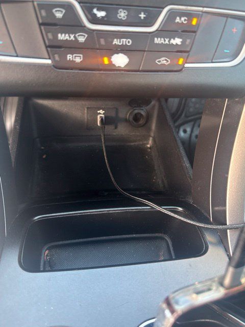 Used 2017 Ford Fusion SE w/ Fusion SE Technology Package FWD image 24