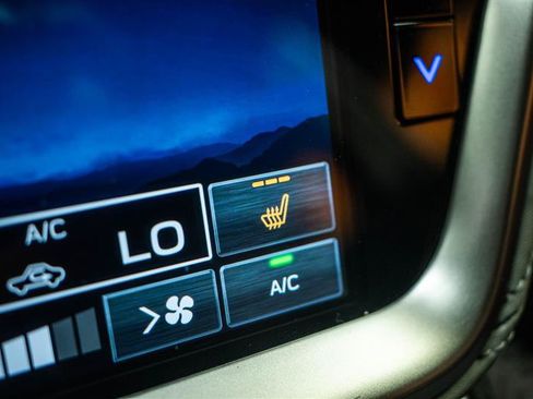 Used 2025 Subaru Outback Premium AWD/4WD image 24