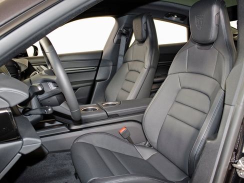 Used 2026 Porsche Taycan image 5