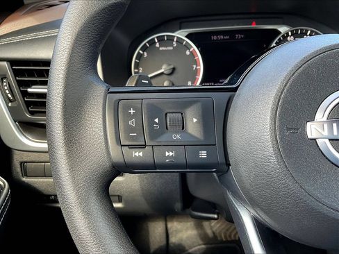 Used 2023 Nissan Rogue SV AWD/4WD image 13