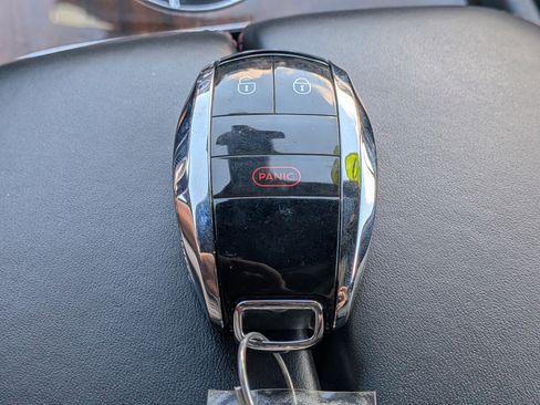 Used 2020 Bentley Bentayga AWD/4WD image 35