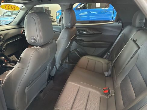 Used 2021 Chevrolet TrailBlazer RS w/ Sun and Liftgate Package FWD image 12