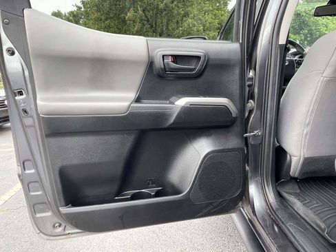 Used 2021 Toyota Tacoma SR5 RWD image 15