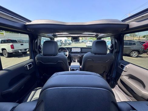 New 2026 Jeep Wrangler Unlimited Sahara AWD/4WD image 23