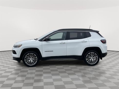 Used 2024 Jeep Compass Limited w/ Elite Group AWD/4WD image 2