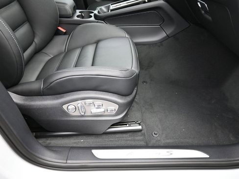 Certified 2026 Porsche Macan S image 34