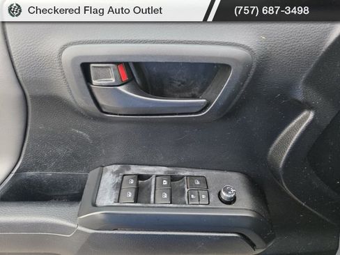 Used 2016 Toyota Tacoma SR image 20