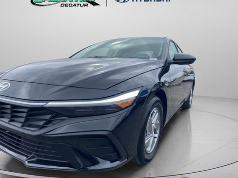 New 2026 Hyundai Elantra SE image 4