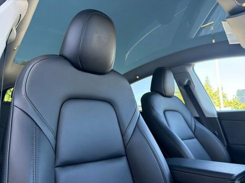 Used 2024 Tesla Model Y 2WD image 21