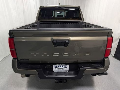 Used 2024 Toyota Tacoma TRD Sport image 5