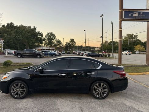 Used 2018 Nissan Altima 2.5 SR w/ SR Special Edition image 2