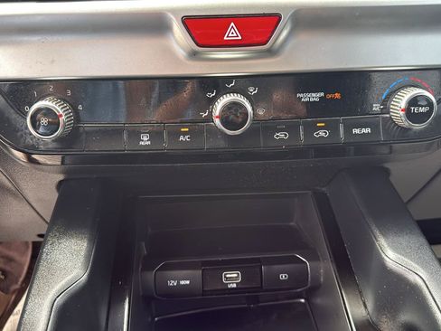 Used 2020 Kia Telluride LX FWD image 23