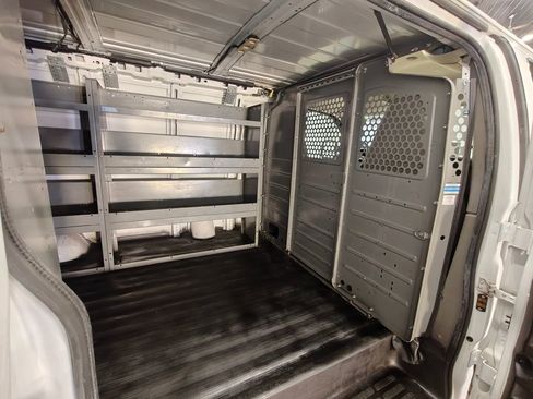 Used 2021 Chevrolet Express 2500 image 22