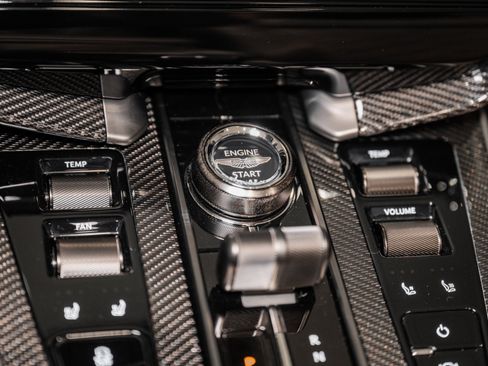 New 2026 Aston Martin Vanquish Convertible RWD image 27